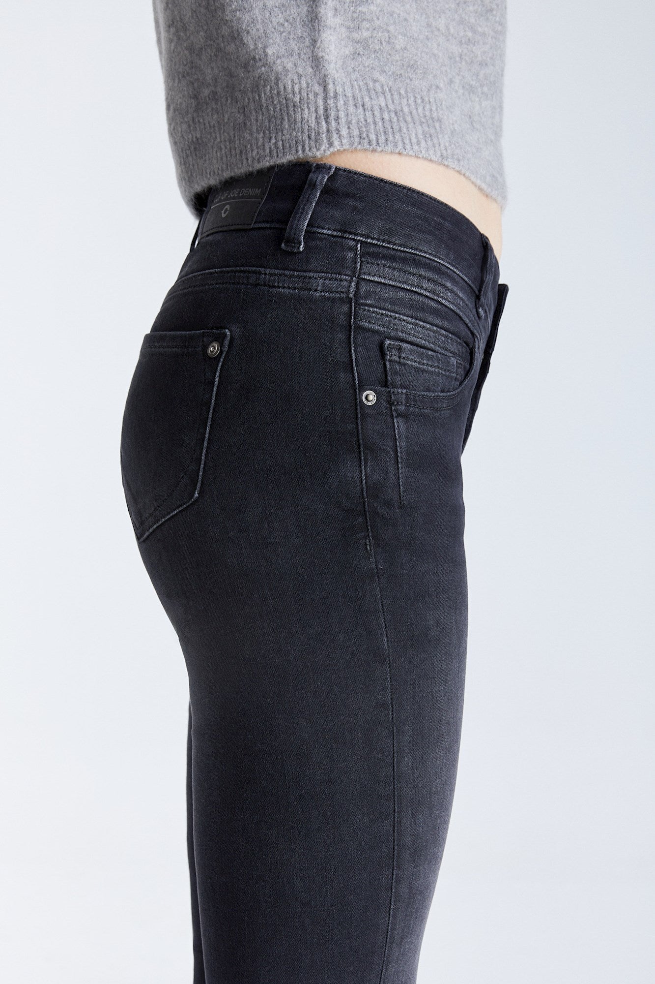 JUDITH JEANS - BLACK VT L30