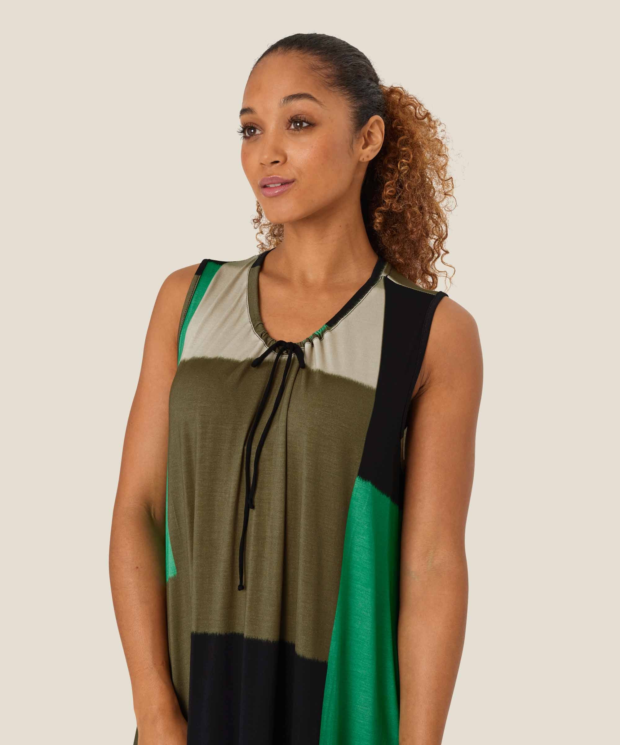 1009148 Robe bloc de couleurs MaOctava - Vert épicéa