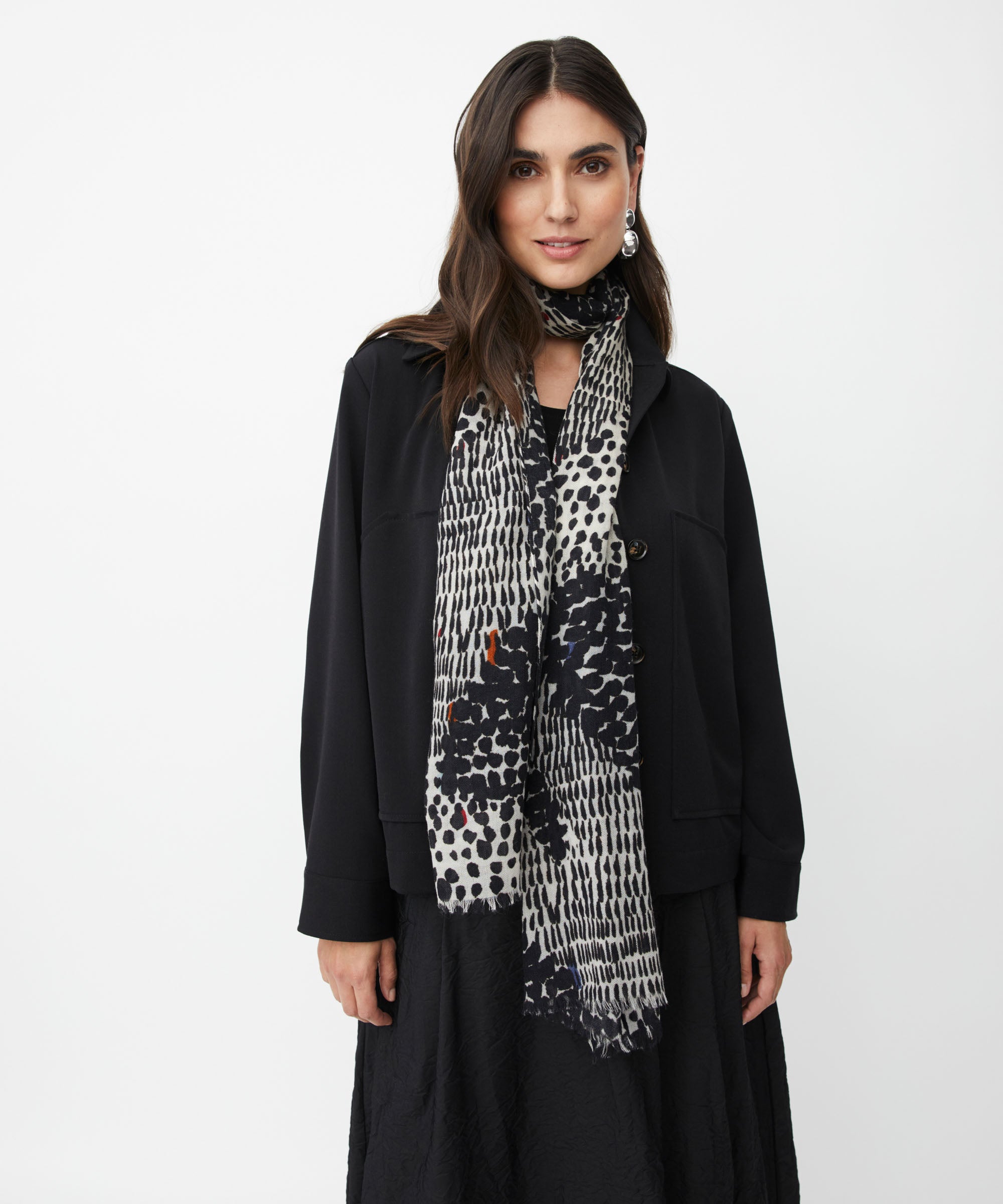 1011361 MaAmosai Scarf - Black
