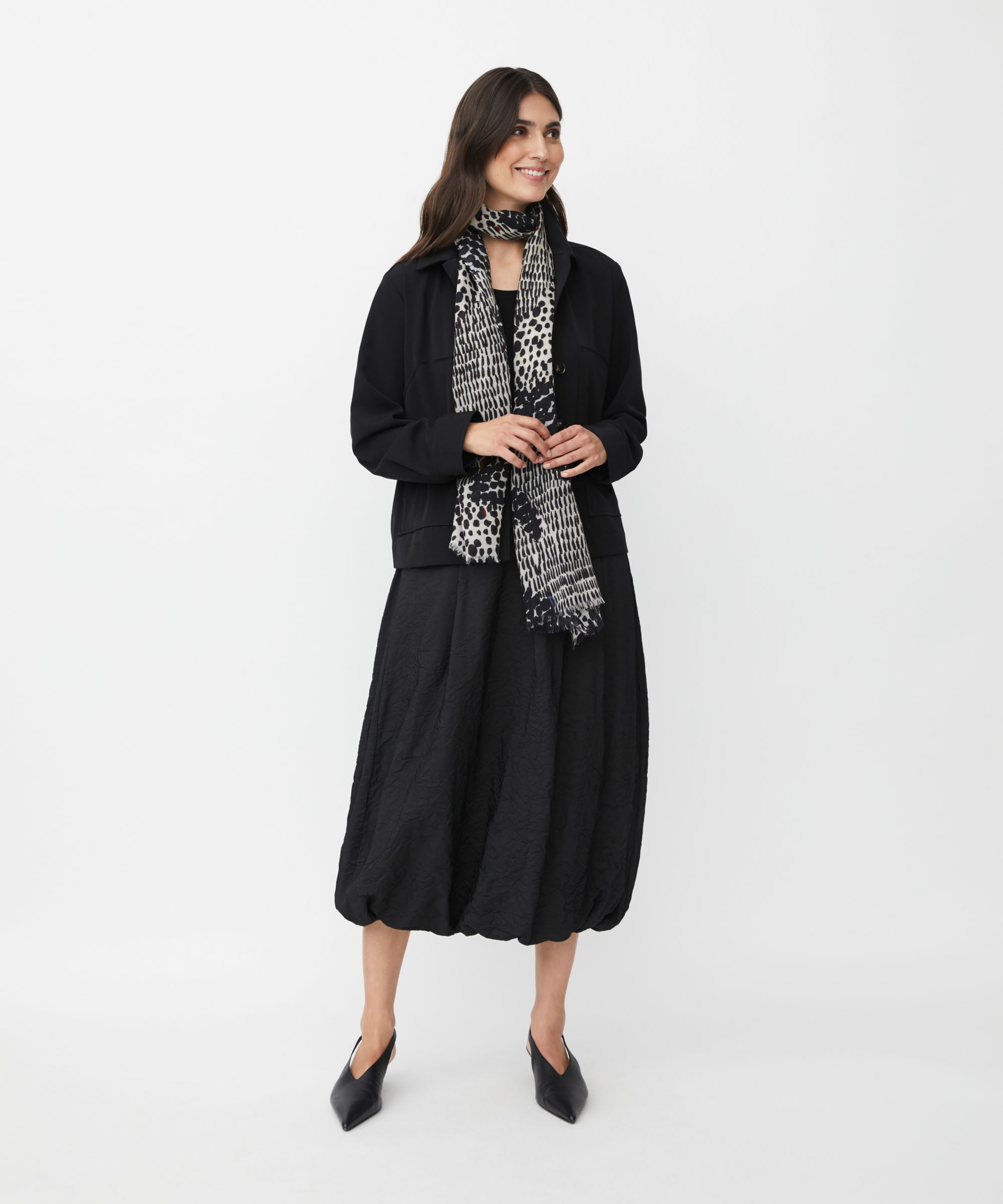 1011361 MaAmosai Scarf - Black