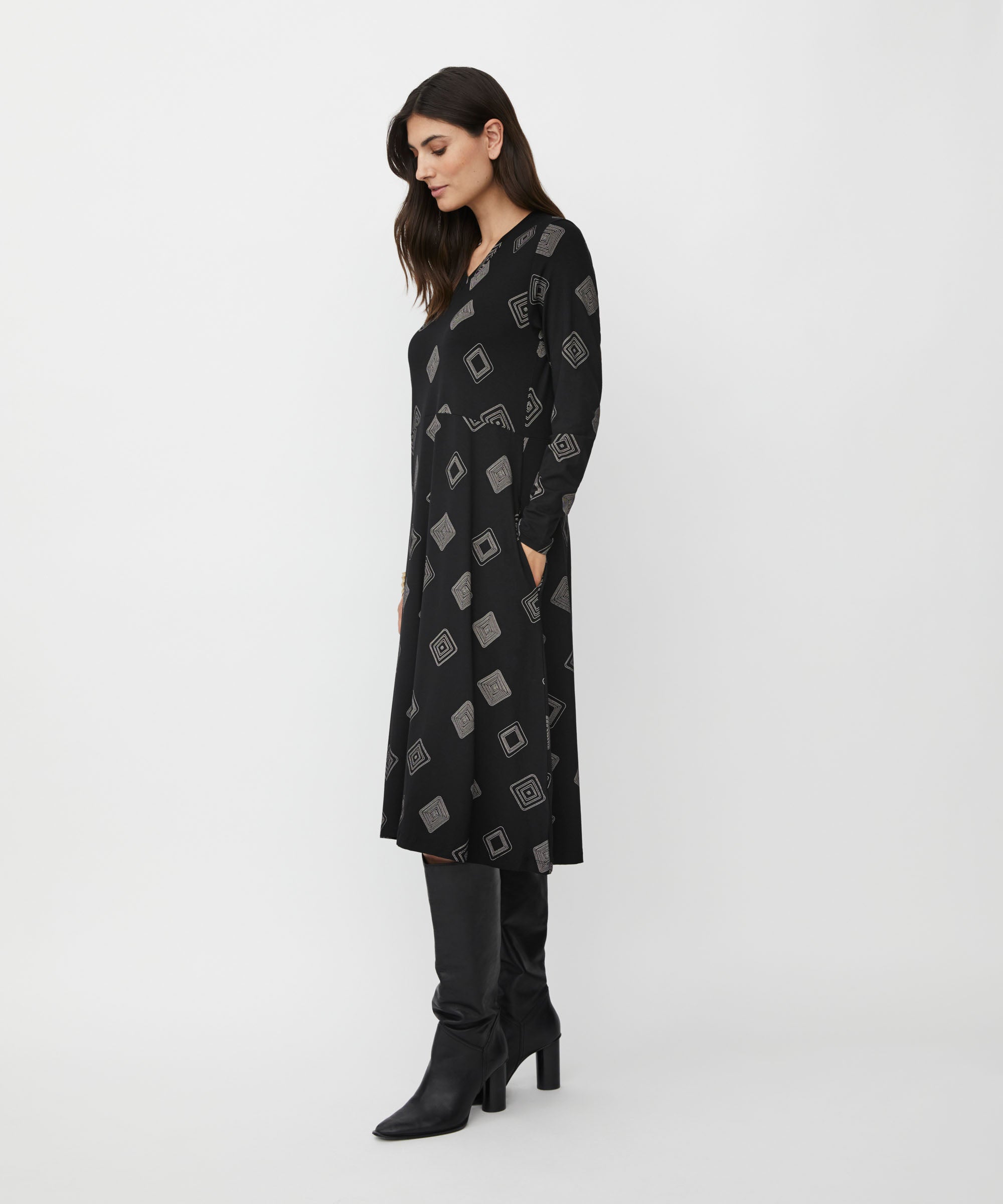 1011385 Robe MaNatsuko - Noir