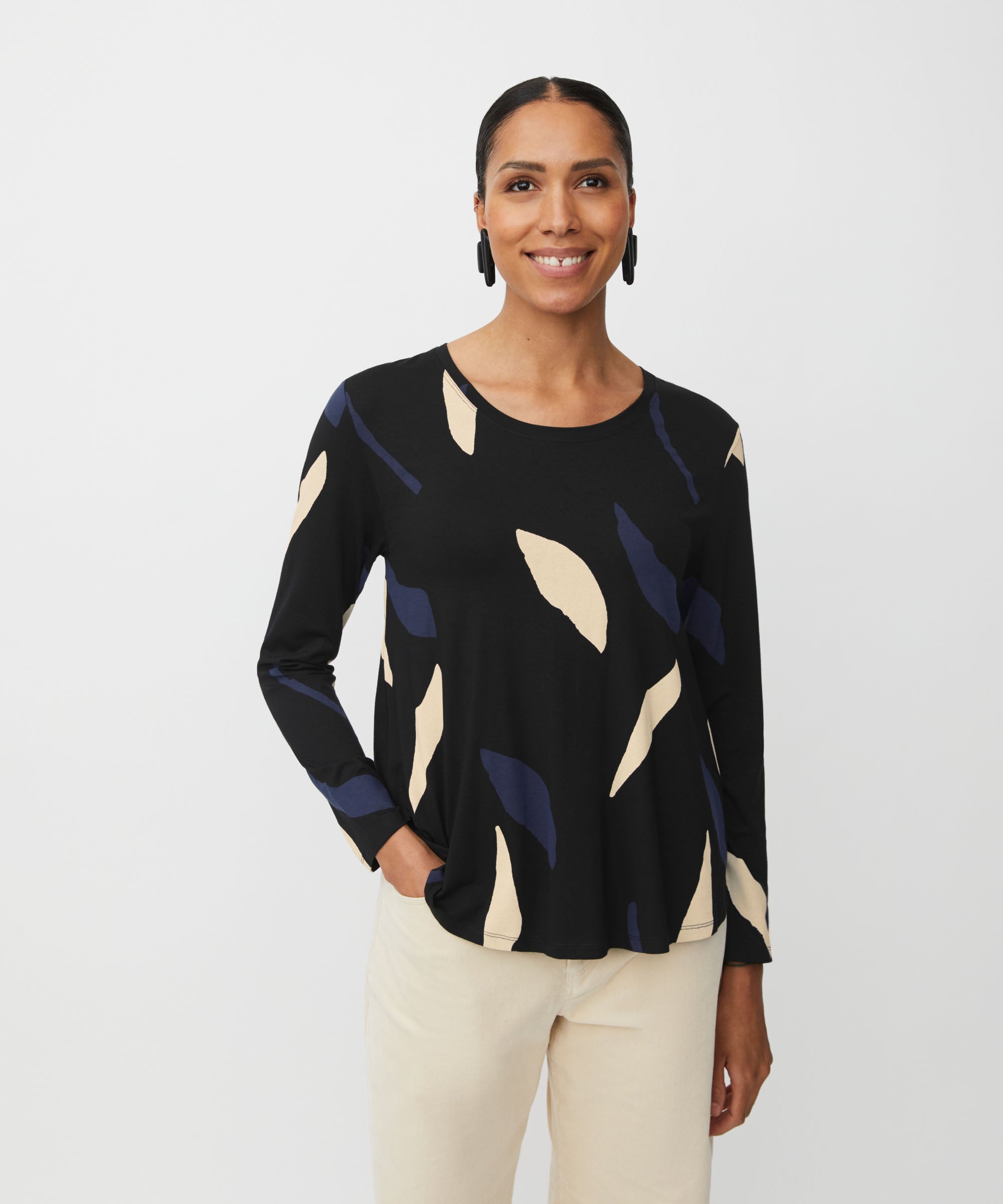 1011411 MaBadisna Top - Navy Blazer