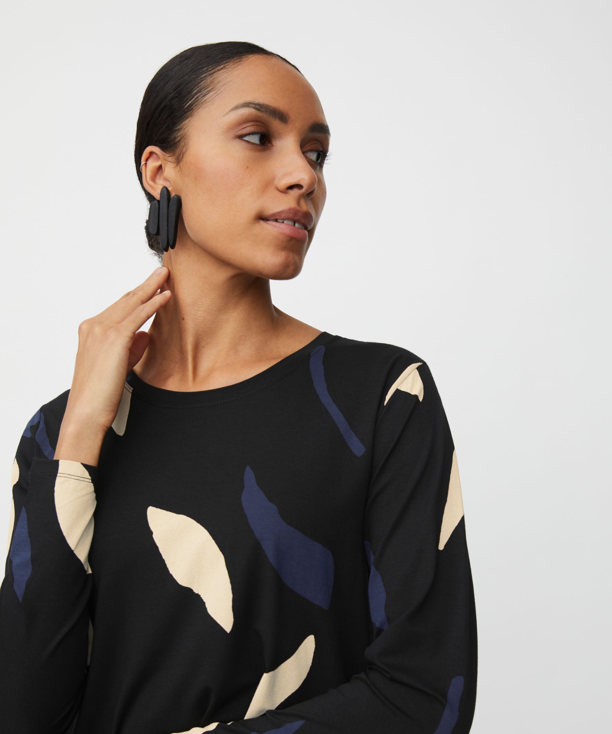 1011411 MaBadisna Top - Navy Blazer