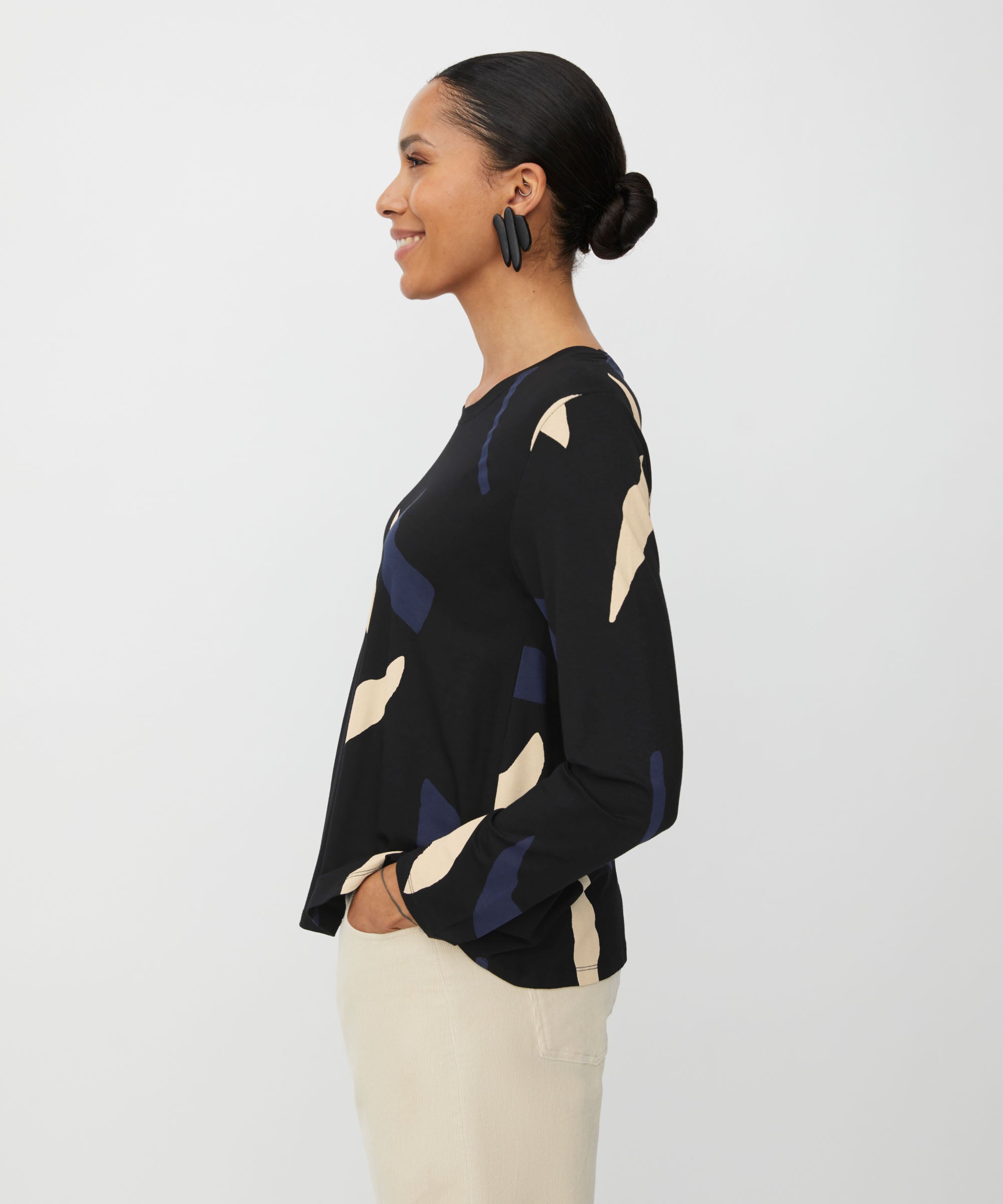 1011411 MaBadisna Top - Navy Blazer