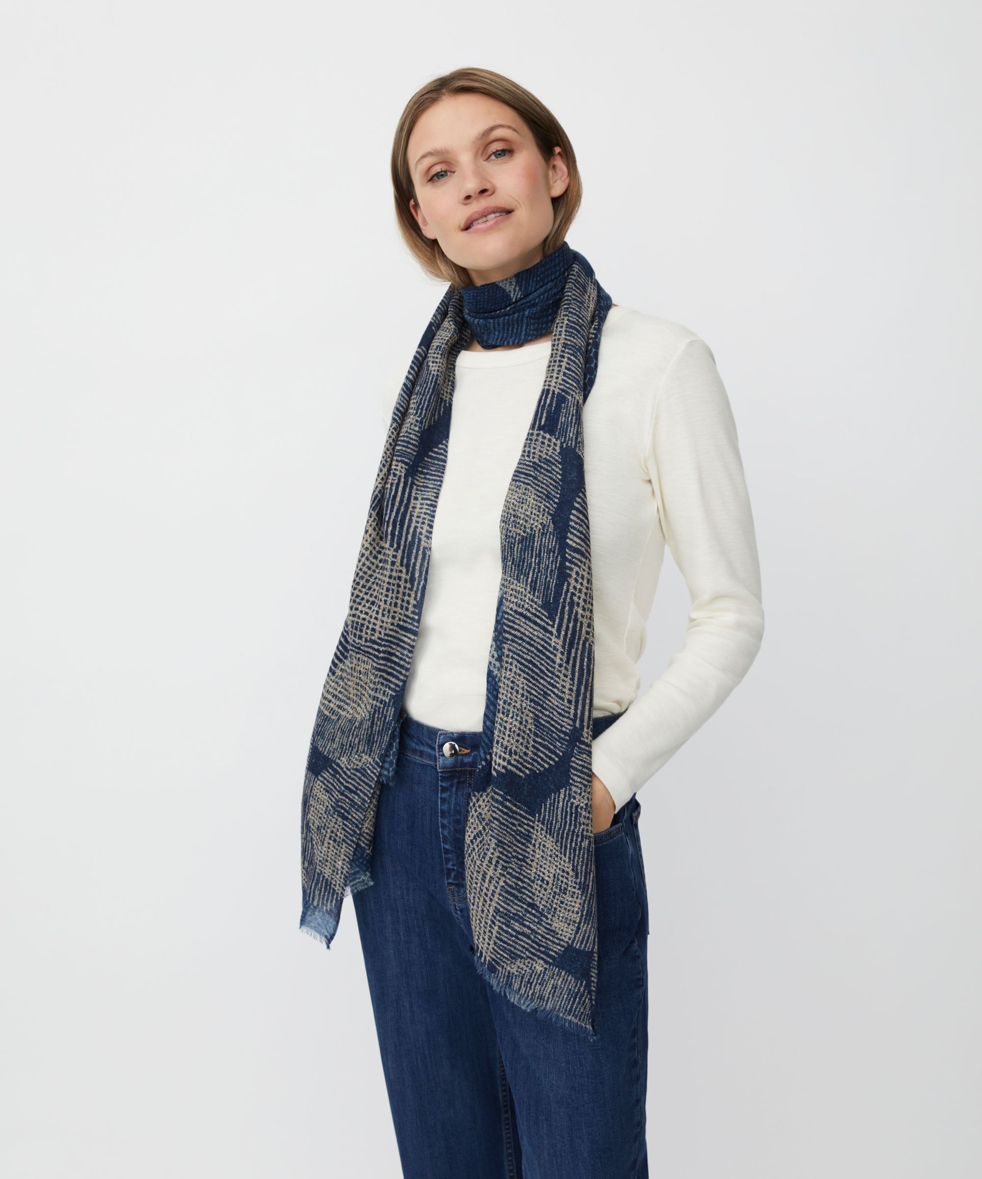 1011364 MaArlonia Scarf - Proven Blue
