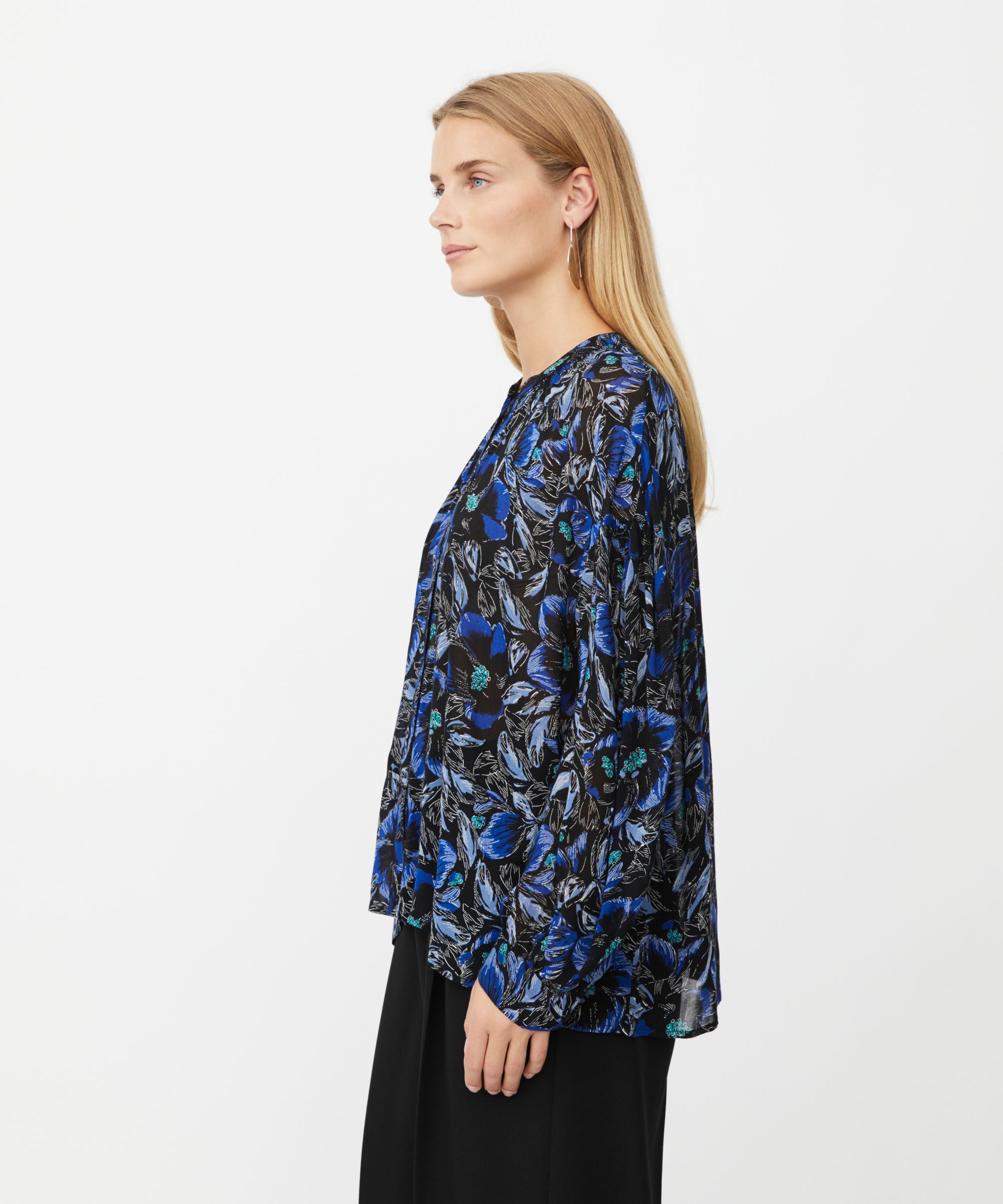 1011619 MaIvorama Blouse - Surf The Web