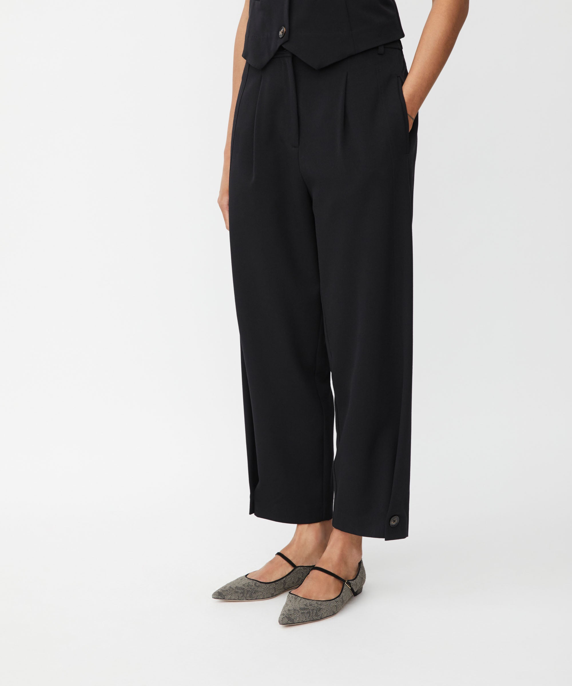 1008671 MaPunna Trousers - Black