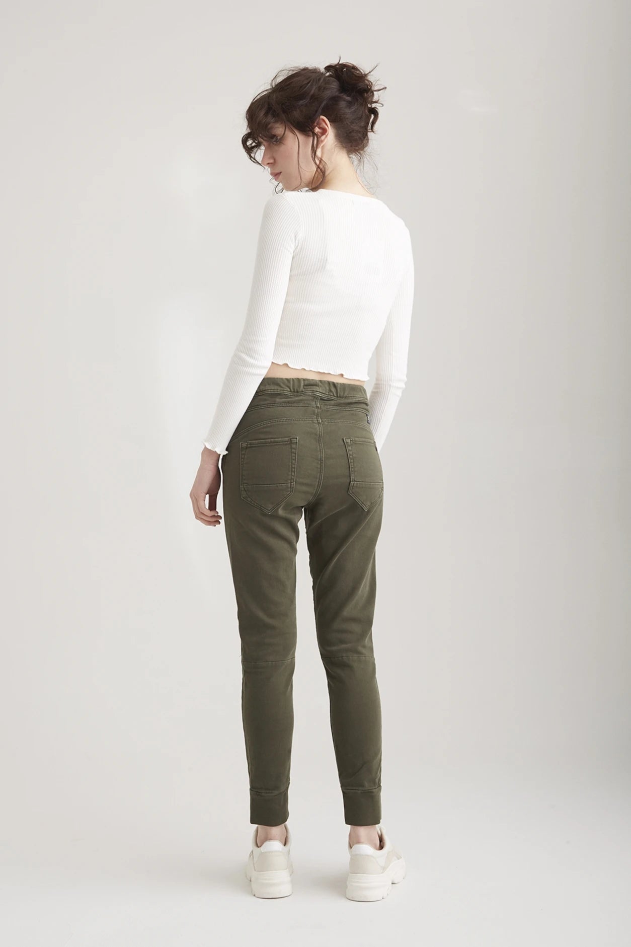 Mila - Slim Jogger Pant - Khaki - 29" Inseam L02