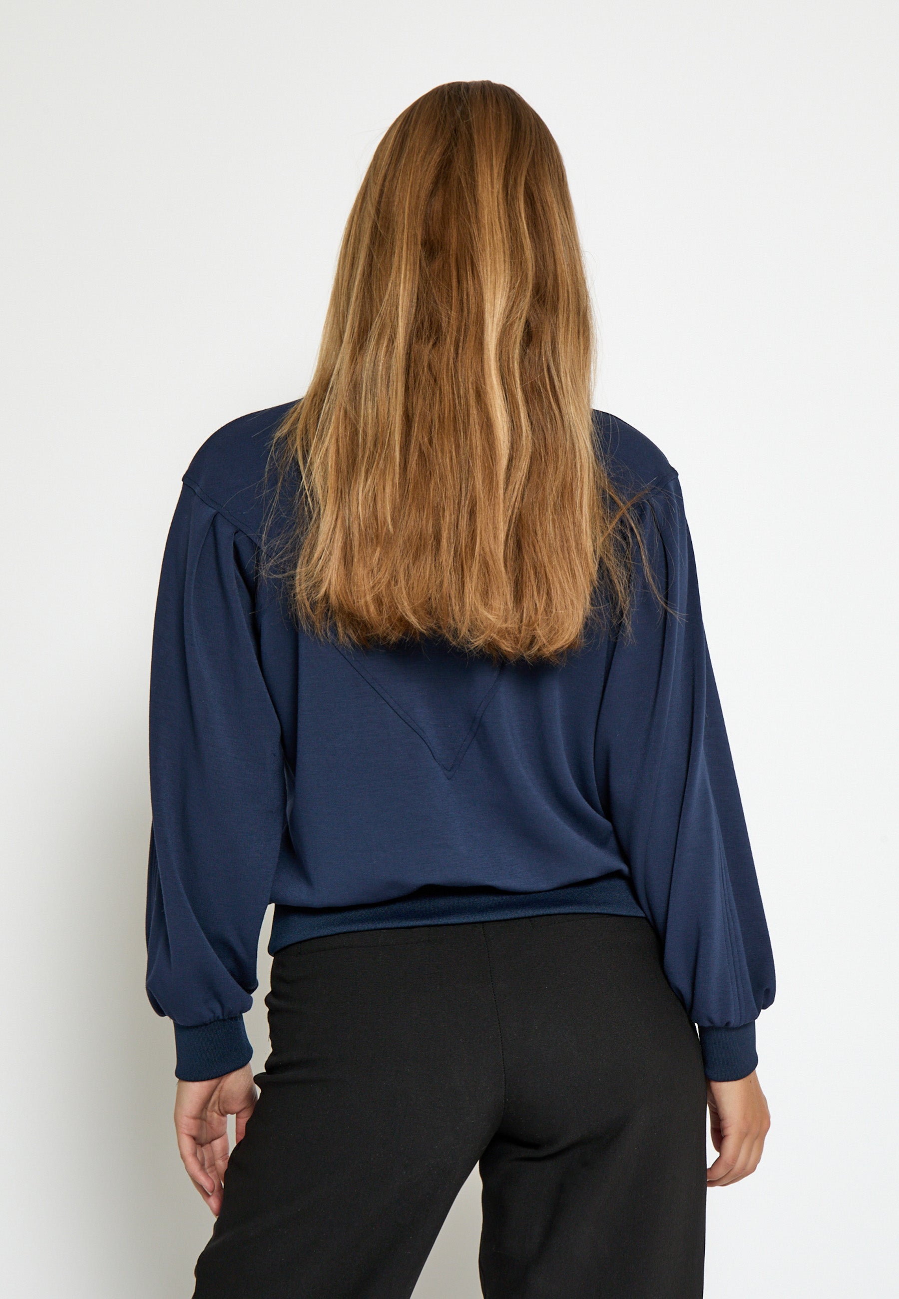 PC8452 Dicette Batleeve Sweatshirt - Black