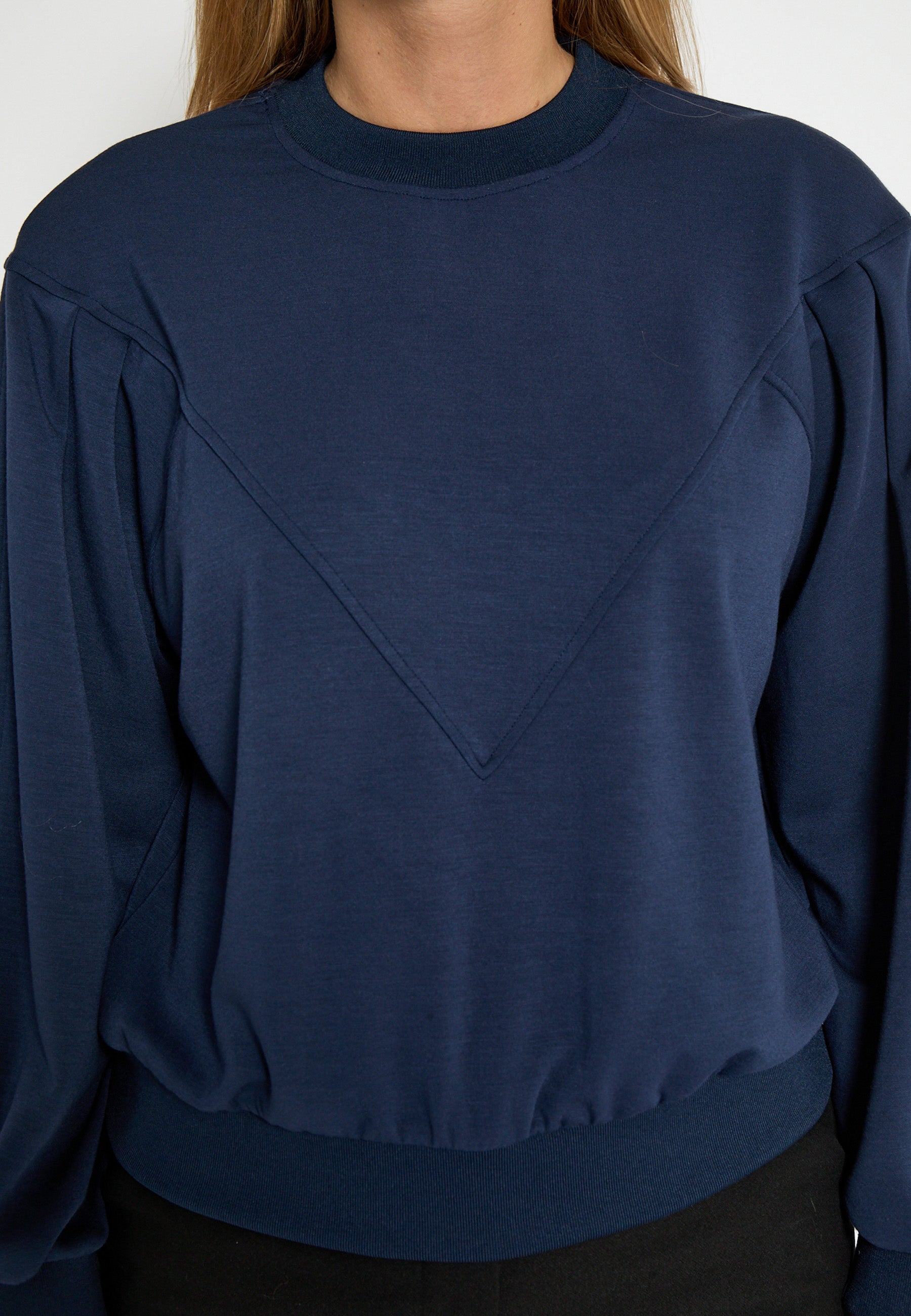 PC8452 Dicette Batleeve Sweatshirt - Black