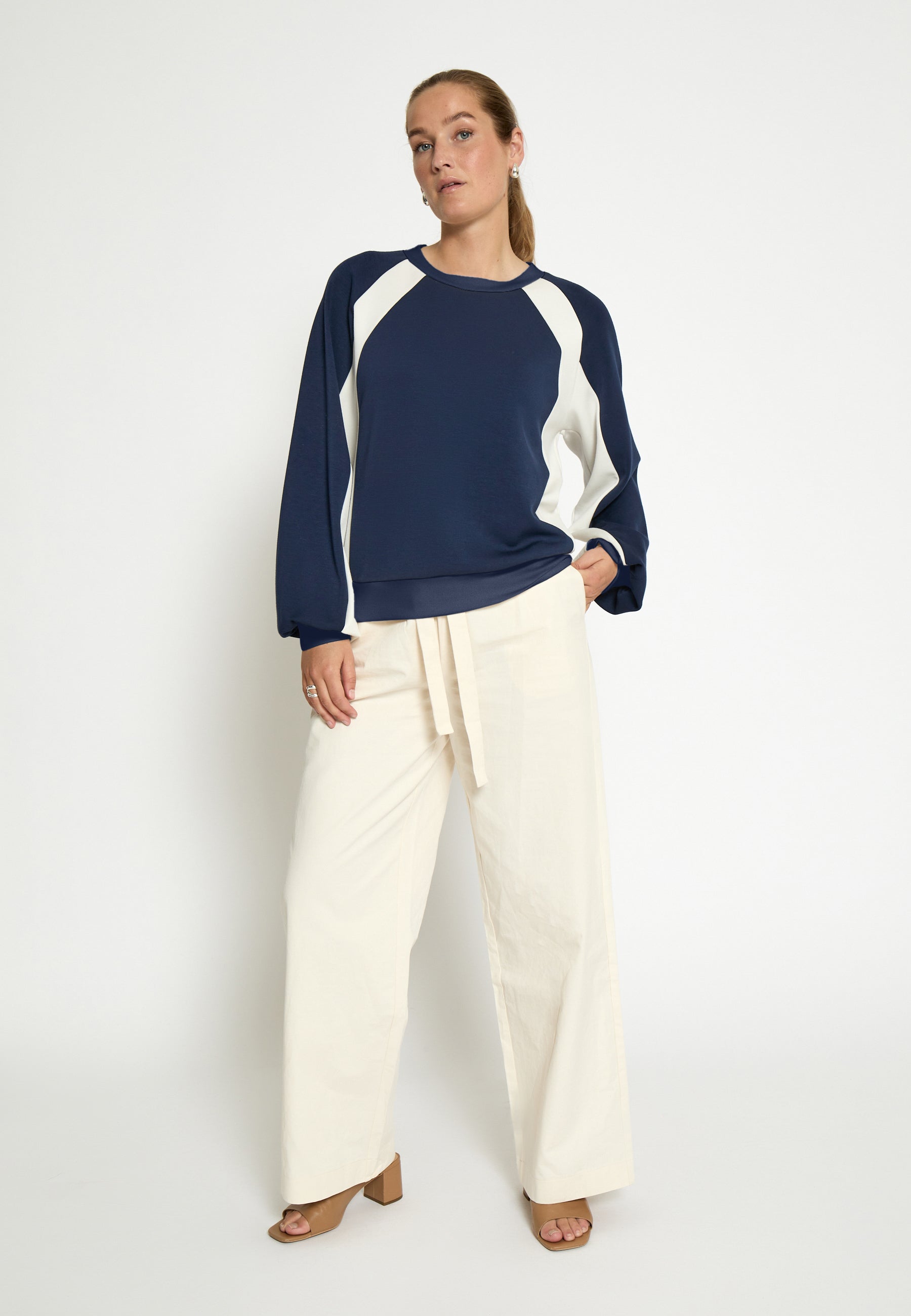 PC8472 Dicette Track Sweatshirt - Black Iris