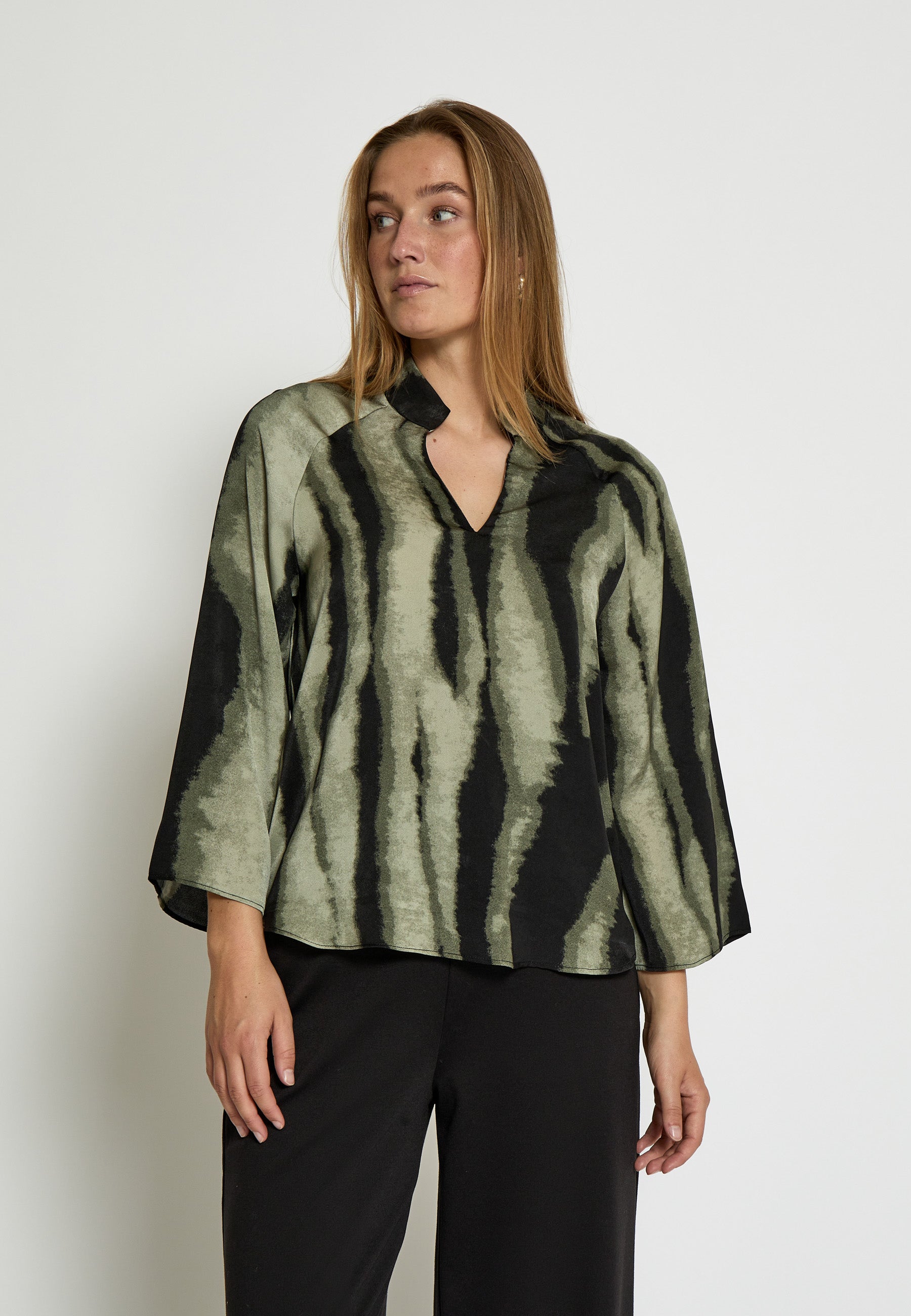 PC8507 Jeanne Blouse - Grape Leaf Print