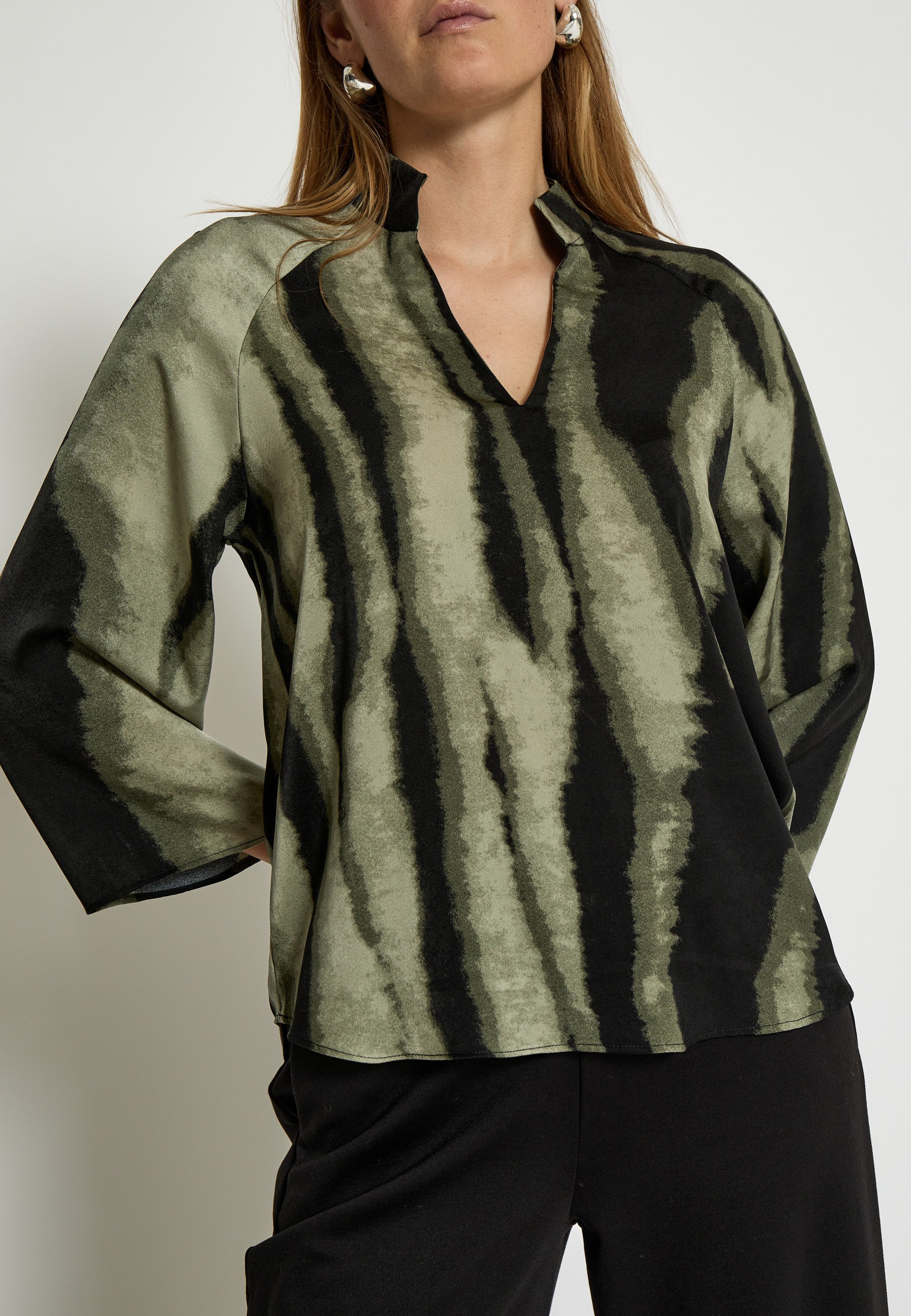 PC8507 Jeanne Blouse - Grape Leaf Print